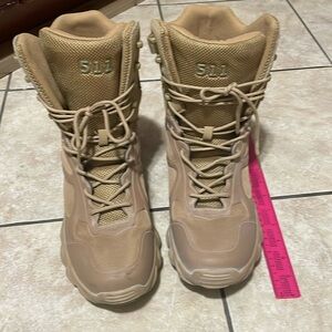 New mens boots size 47